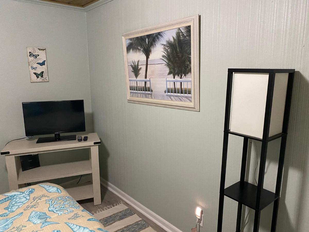 3 Bedroom House Fenced Backyard Private Patio Areas Grill Firepit Plenty Parking! Quick Access 10 Min To Beach Airport Delray West Palm Lake Worth Beach Extérieur photo