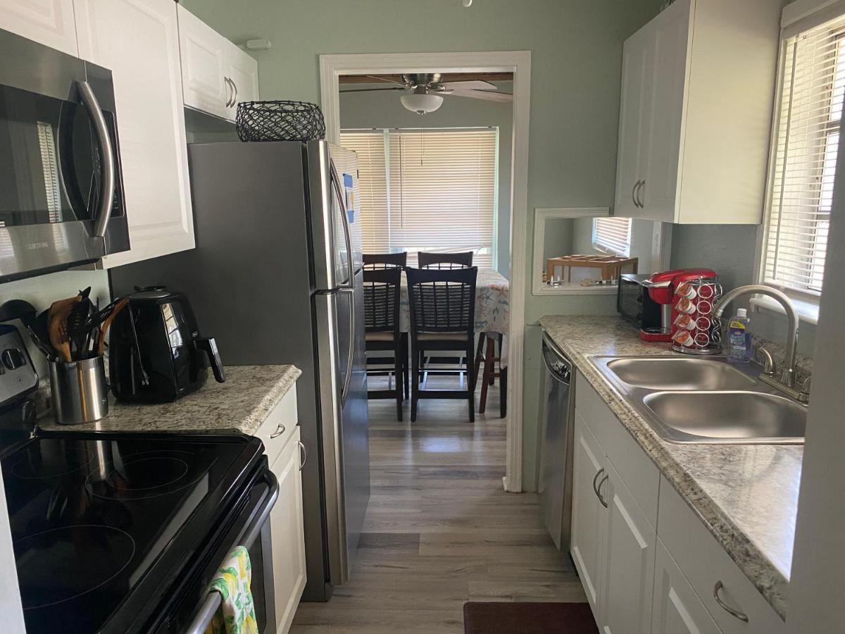 3 Bedroom House Fenced Backyard Private Patio Areas Grill Firepit Plenty Parking! Quick Access 10 Min To Beach Airport Delray West Palm Lake Worth Beach Extérieur photo