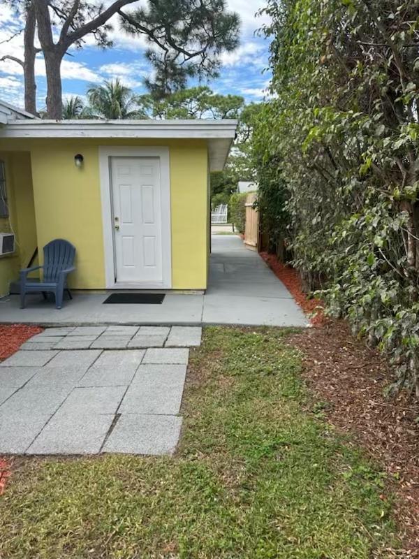 3 Bedroom House Fenced Backyard Private Patio Areas Grill Firepit Plenty Parking! Quick Access 10 Min To Beach Airport Delray West Palm Lake Worth Beach Extérieur photo
