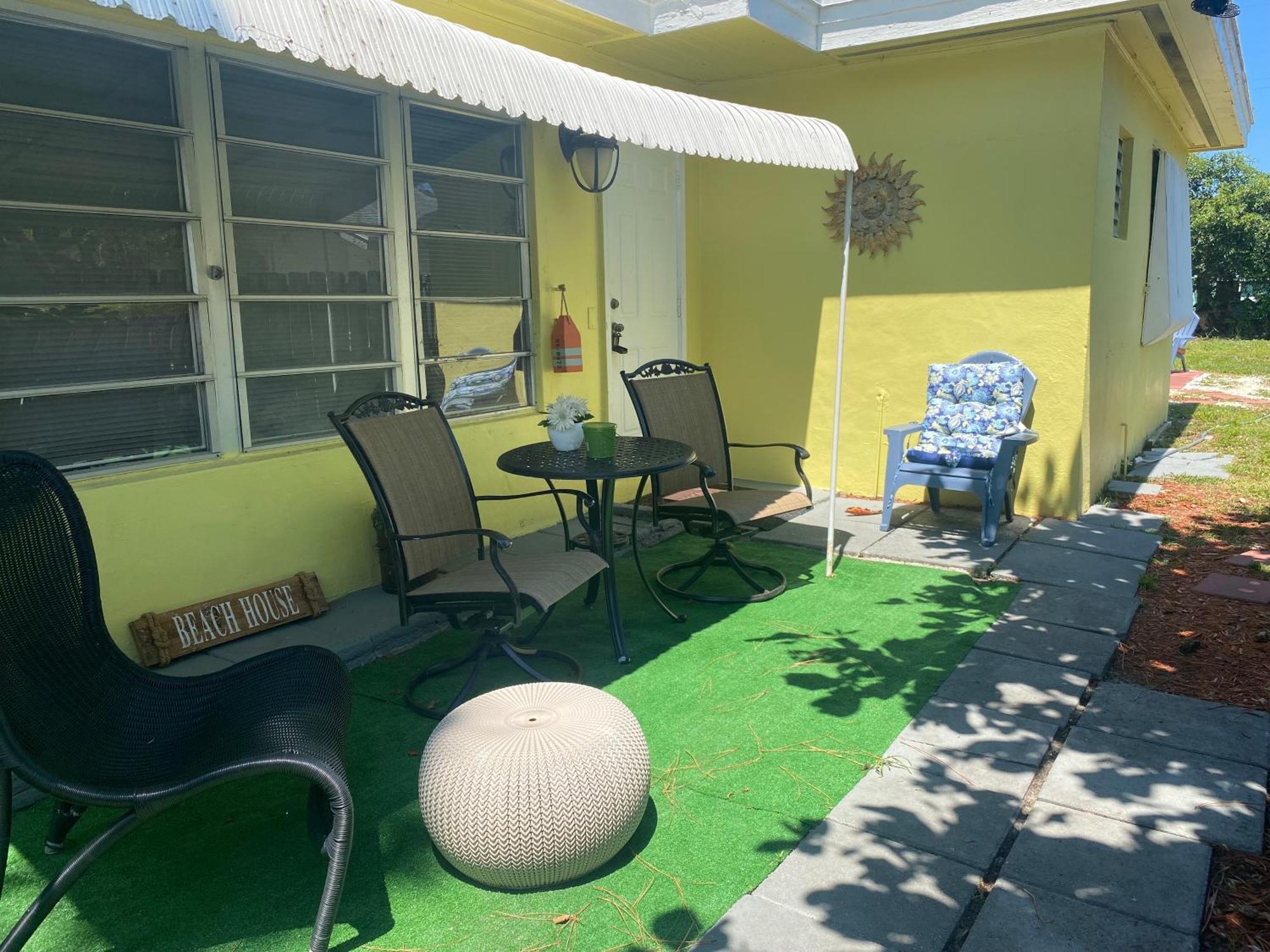 3 Bedroom House Fenced Backyard Private Patio Areas Grill Firepit Plenty Parking! Quick Access 10 Min To Beach Airport Delray West Palm Lake Worth Beach Extérieur photo
