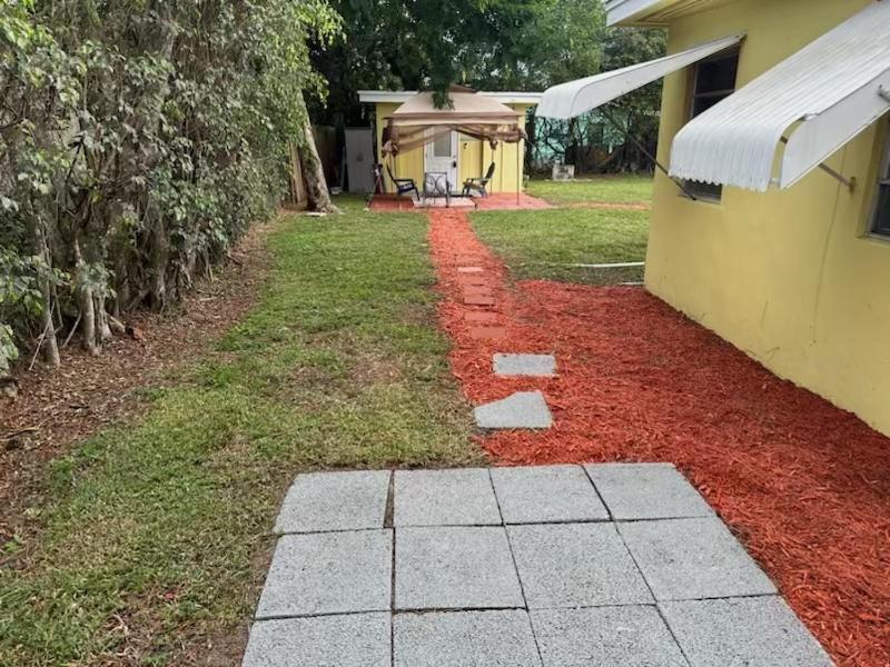 3 Bedroom House Fenced Backyard Private Patio Areas Grill Firepit Plenty Parking! Quick Access 10 Min To Beach Airport Delray West Palm Lake Worth Beach Extérieur photo